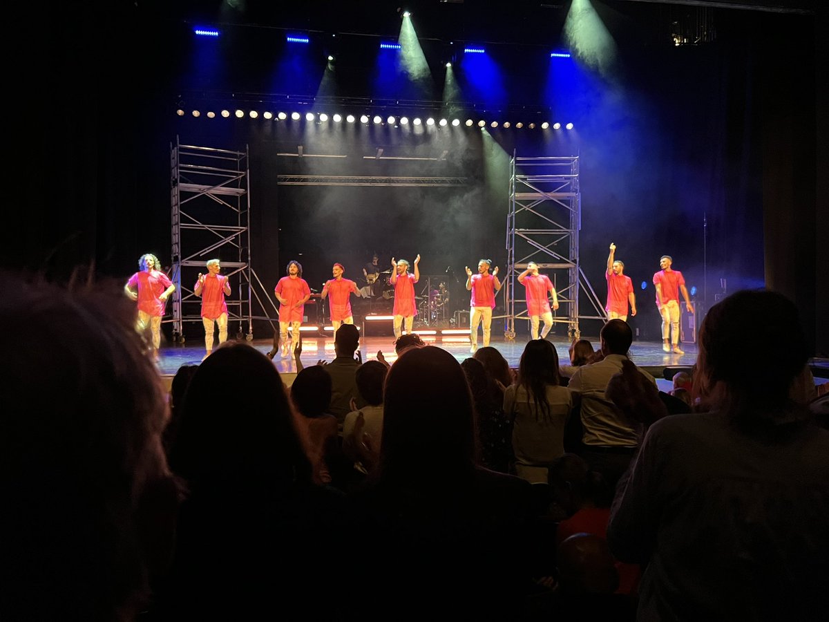 FatimaNollen's tweet photo. @germancornejoDC #WildTango #ThePeacock is called wild for a reason. Fast, hyper, circus, kitsch, OTT, fun, #tango show. A guilty pleasure. Talented dancers & musicians. Argentine rock, folk, same-sex #tango as it began. It pumped the audience up.Just go.@Sadlers_Wells #dance 🇦🇷 https://t.co/7vA48Elotd