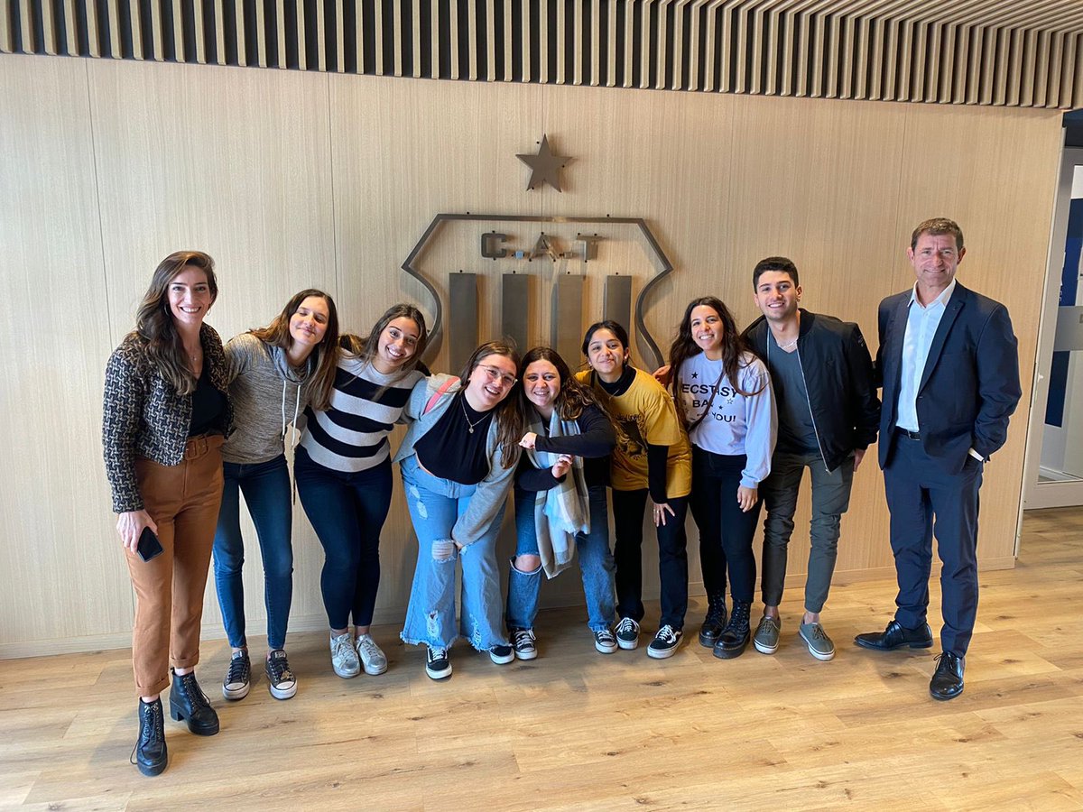 💙 Agradecemos la visita de integrantes de la comunidad educativa de la Universidad Blas Pascal de Córdoba con quienes compartimos los desarrollos profesionales del Club