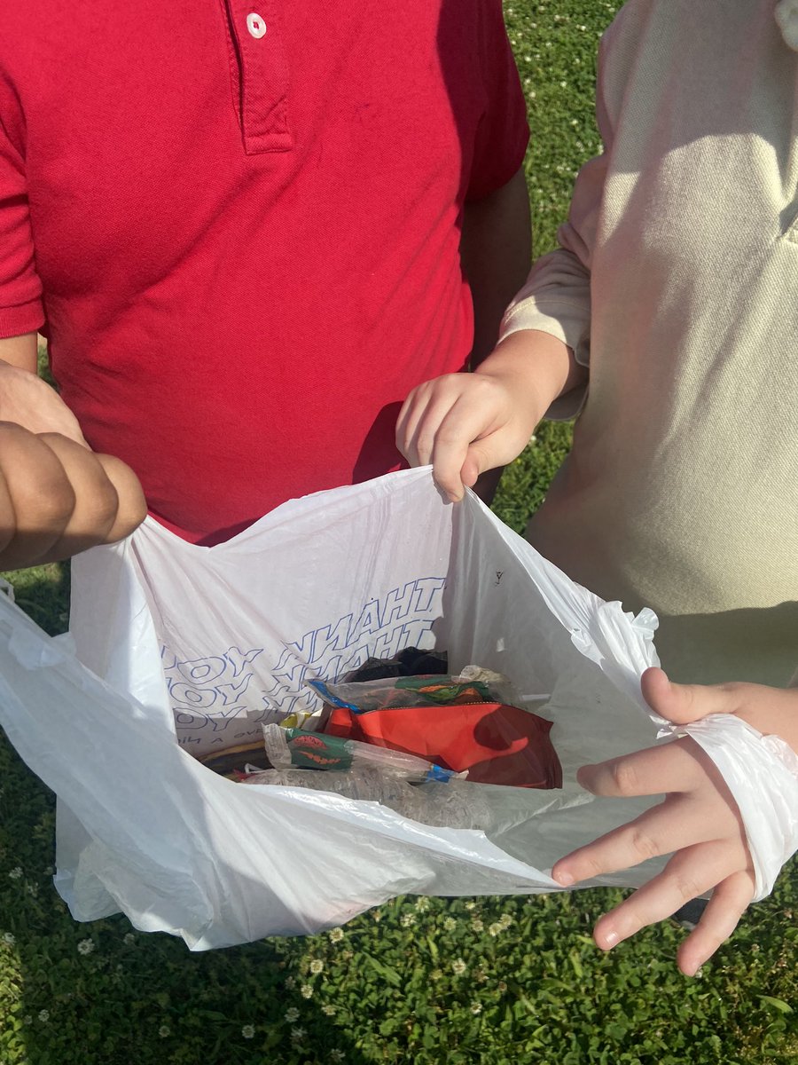 learnwithphelps's tweet photo. We love the environment! Recycling and picking up litter helps keep our planet clean! @MNPS_kidshealth @WhitsittWildcat #MNPSWellnessWeek2022 https://t.co/Xh4oTDsnu5