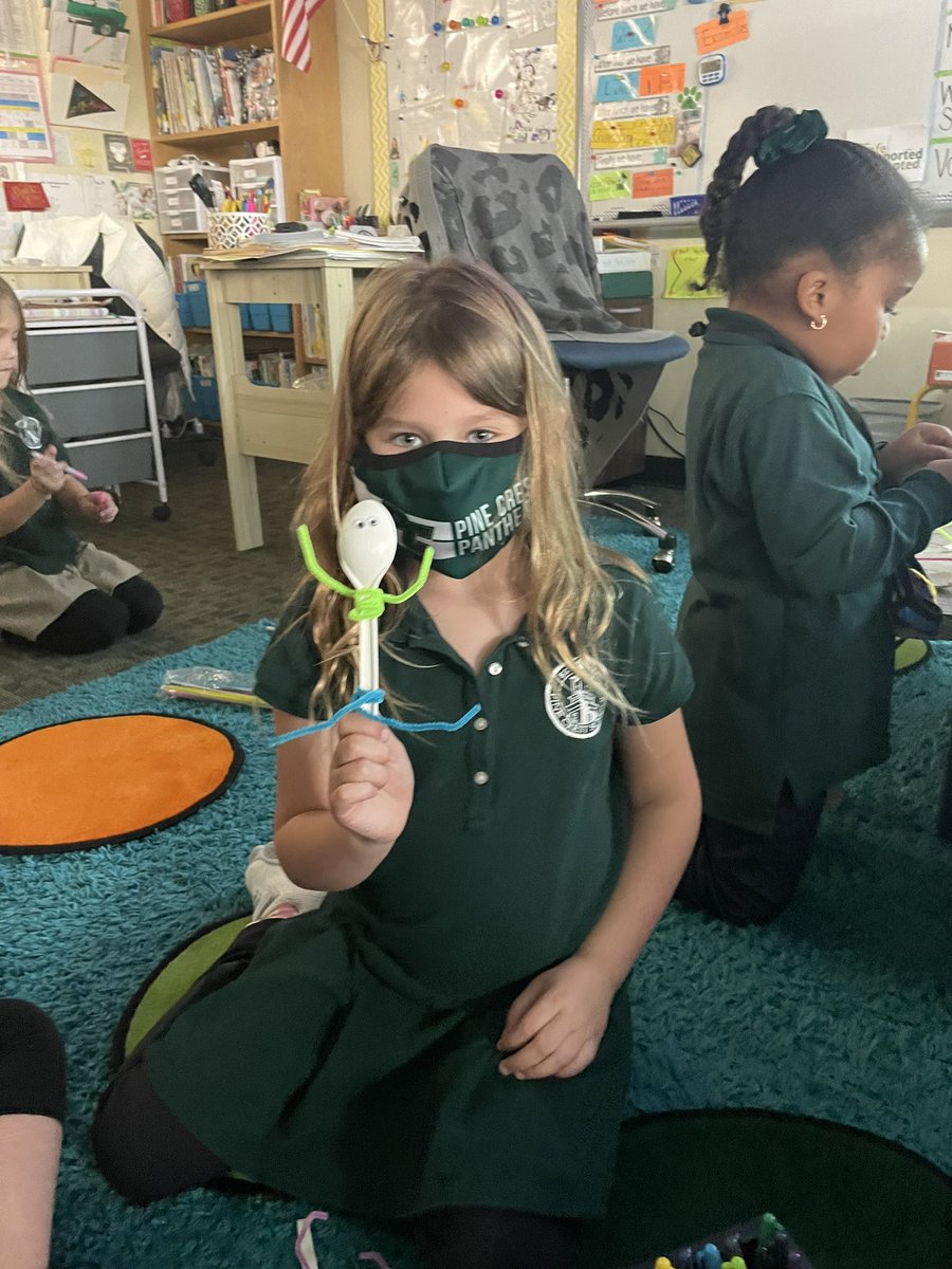 PineCrestAux's tweet image. #TBT #PCPanthers in #PCEnrichment StoryTime With Friends read the story “Spoon” by Amy Rosenthal and then made their own versions of spoons!
😊💚🐾🥄 #PCAfterSchool
