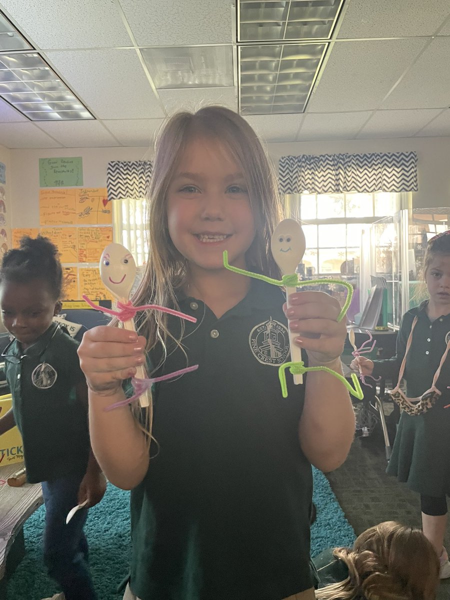 PineCrestAux's tweet image. #TBT #PCPanthers in #PCEnrichment StoryTime With Friends read the story “Spoon” by Amy Rosenthal and then made their own versions of spoons!
😊💚🐾🥄 #PCAfterSchool