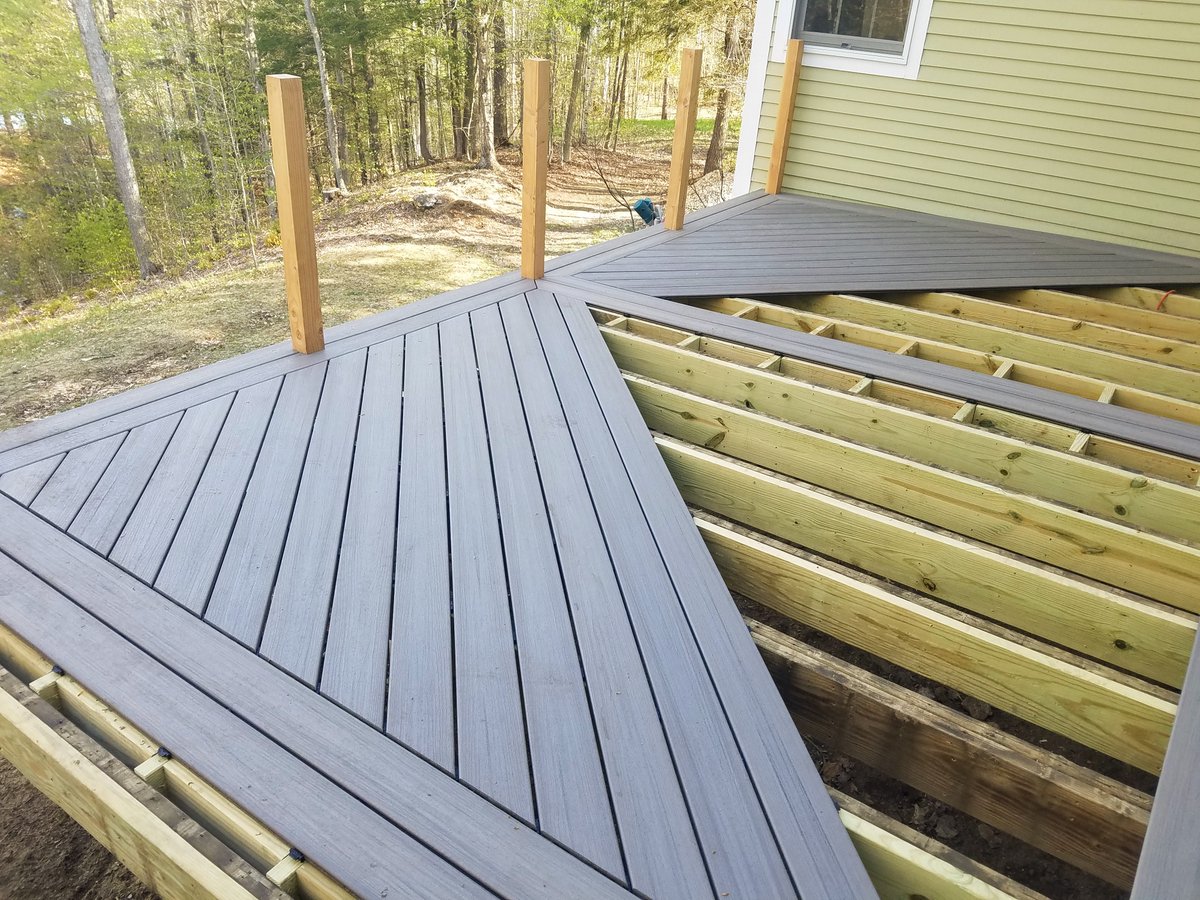 CreativeWoodVT's tweet photo. Progress shot! #trexdeck https://t.co/sEPxXiqoH5