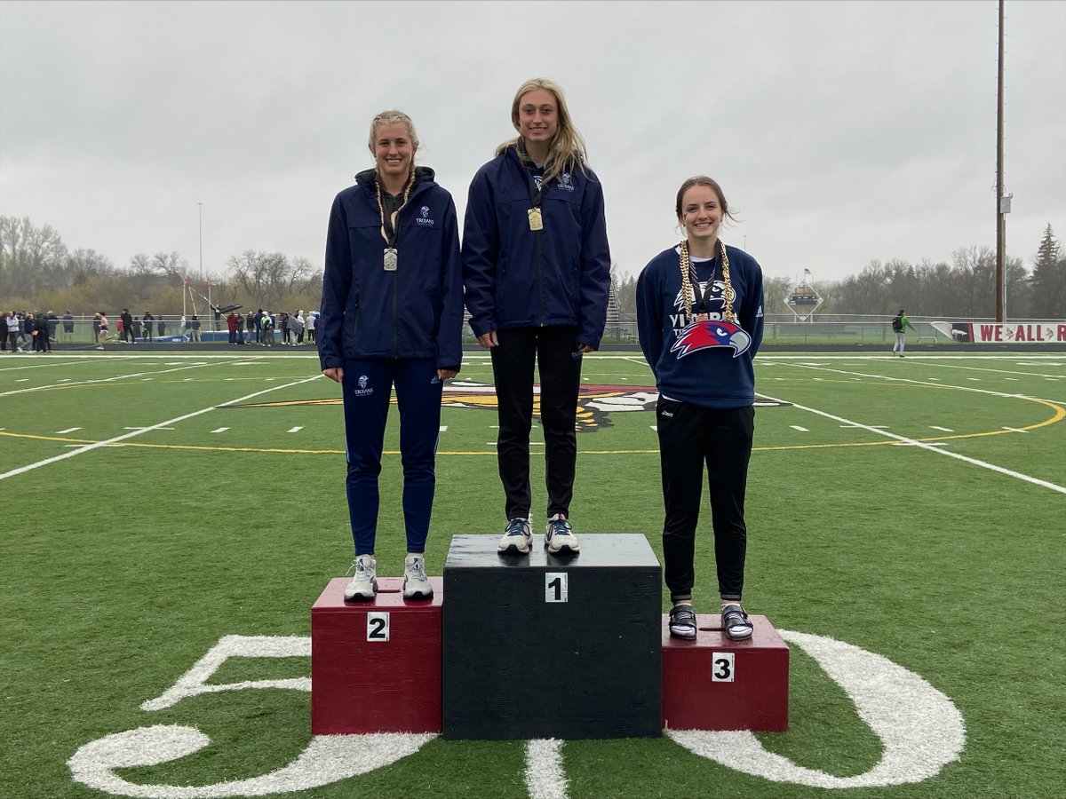 PlayNorthStar's tweet photo. NSAA T&amp;F Championships
Women’s 400 Meters
1. Josie Wolf, Dakota State, 59.19
2. Jessica Giles, Dakota State, 1:01.75
3. Breanna Ihde, Viterbo, 1:02.54 https://t.co/naXXoJ1ml4