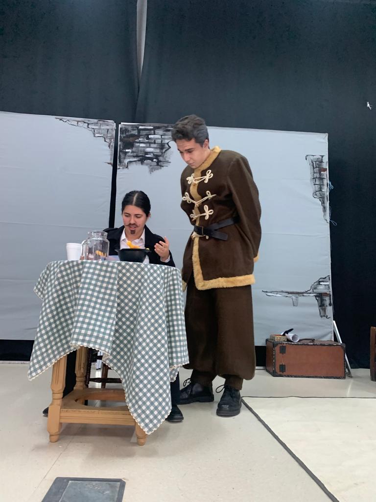 IES_FNieva's tweet photo. #Teatro en el @IES_FNieva #Valdepeñas #Elinspector de #NikoláiGógol Enhorabuena 👏👏👏 https://t.co/WhllCUtg6a
