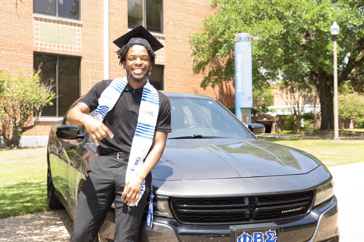 Lawkid00's tweet image. Last of the 3 to get my degree, Ray would be proud🙏🏾🤞🏾
-
-
-

I will be graduating from The Prairie View A&amp;amp;M University on Saturday May 14th 2022 @ 8:30am