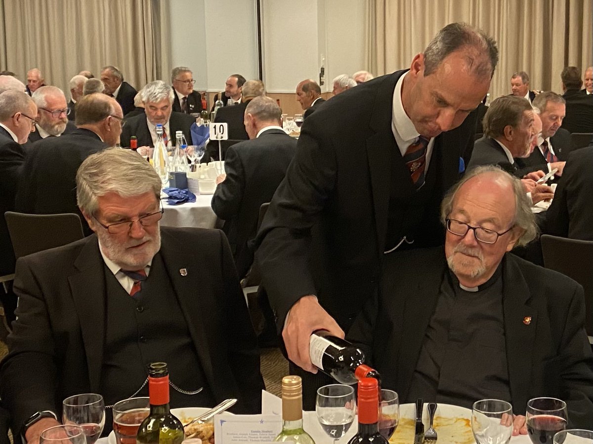 BishopPaulMK's tweet photo. "Let me serve you, my brother." This image speaks volumes. The PGM of @HantsMason, @jw_hamble showing by example that, no matter how high our station, we are all called to serve. https://t.co/UGlc1fVZJt