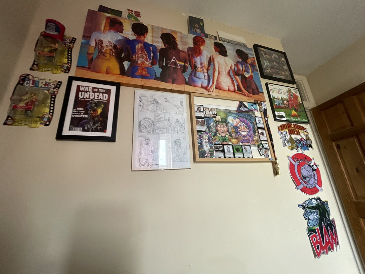 My office is coming along nicely . <a href="/ThatKevinSmith/">KevinSmith</a> <a href="/sundayjeff/">booyah</a>