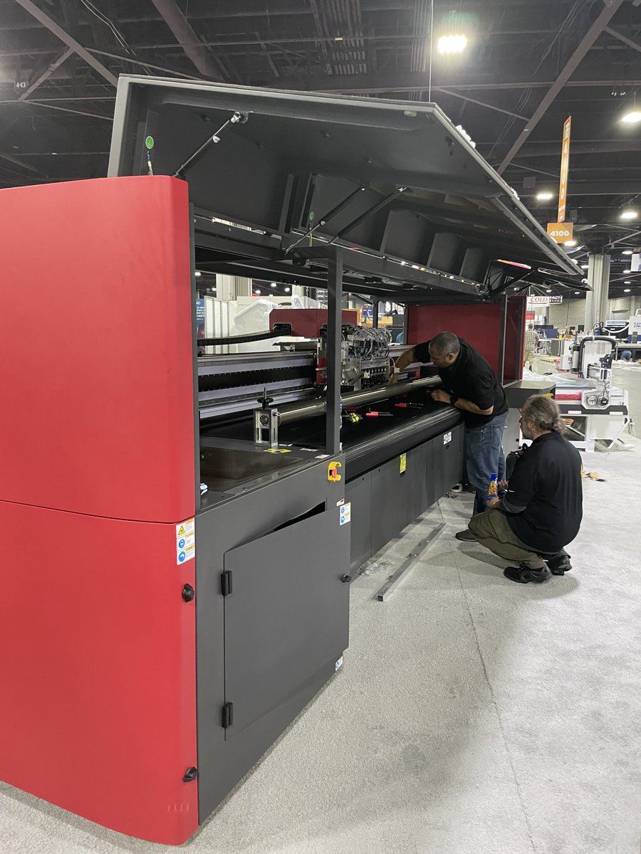 NazdarSourceOne's tweet image. Has it really been a week since ISA?! Our team was excited to have the new EFI Pro30h in our booth. It was a show-stopper! Shout-out to the @EFIPrint team for their support: Carlos, Chad, Alexander, George, &amp;amp; Oliver. We are looking forward to the next event!

#EFI #Pro30h #Print