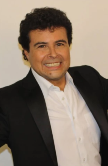 billypontoni's tweet photo. @docbrundle Carlos: objetivamente no veo el parecido y la foto mía es de hace 2 semanas. https://t.co/V62L1FlzeI
