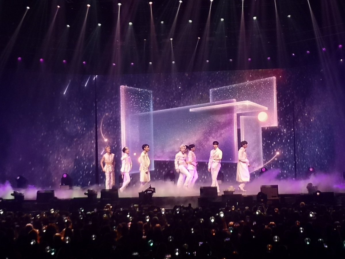 krisseon's tweet photo. surreal<3 
#ATEEZinAmsterdam #ATEEZWORLDTOUR2022
#ateez @ATEEZofficial https://t.co/4lhnQzJOat
