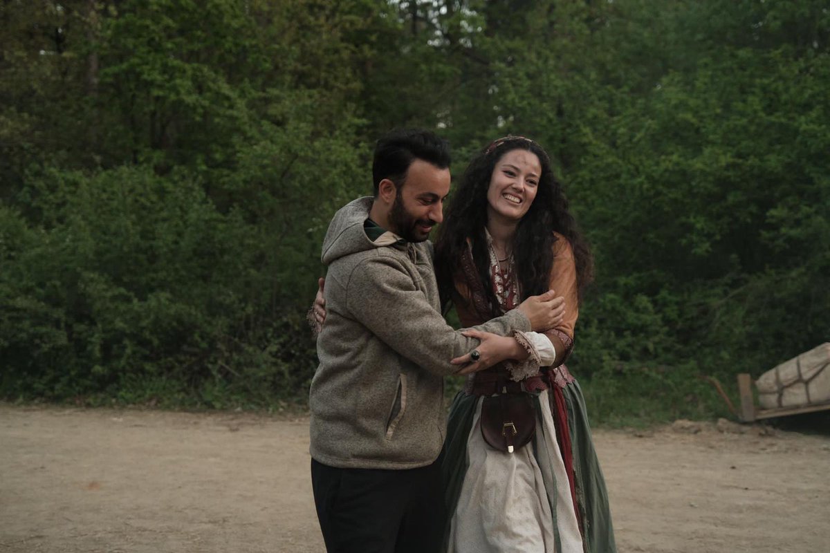 #BarbaroslarAkdenizinKılıcı'na bu akşam veda eden sevgili #CemreGümeli ve #PelinAkil'in emeklerine sağlık. Setten veda fotoğrafları sizlerle.. Yeni projelerde başarılar diliyorum.