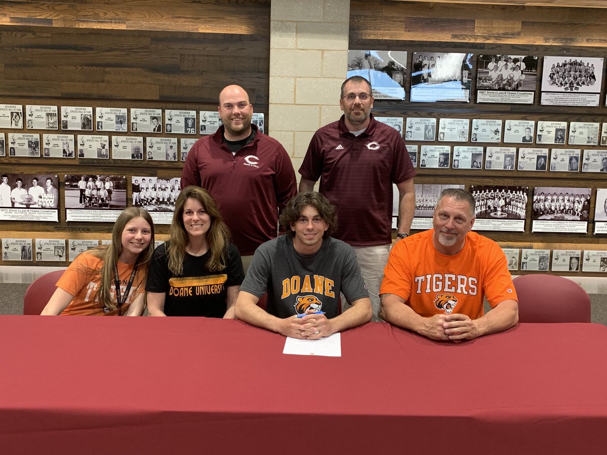 tkwapnioski's tweet photo. Congratulations to ⁦@CalebMulder2⁩ from ⁦@DiscovererWay⁩ ⁦@CDiscoverersTF⁩ on signing with ⁦@DoaneTrackXC⁩ ⁦@DoaneTrack⁩ today.  We are excited to see him compete at the next level.  ⁦@CTelegramSports⁩ #nebpreps ⁦⁦@CHS_DiscovTF⁩ https://t.co/76JqyIkGpN