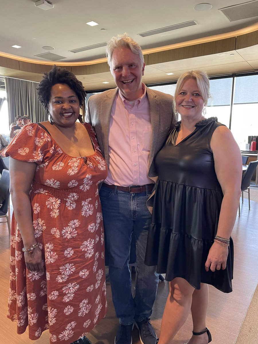chrisronayne's tweet photo. Honored to be this year’s Glissando Honoree @RaineyInstitute The honor goes to the kids & #TeamRainey who enrich students through arts based experiential learning. Way to go. Keep a good thing growing. And thanks to all who boldly stepped up to the Tee @Topgolf in support! #Fore https://t.co/gdbyvh7lou