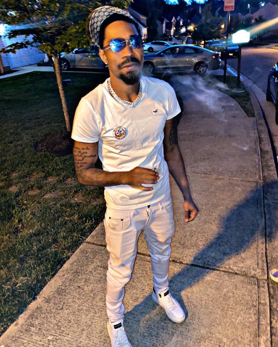 Purpin4Marc_'s tweet photo. Shxt In my Blood 🩸 ❤️ 🦍 #RestUpUnk🕊 https://t.co/Tu93KS9Km8