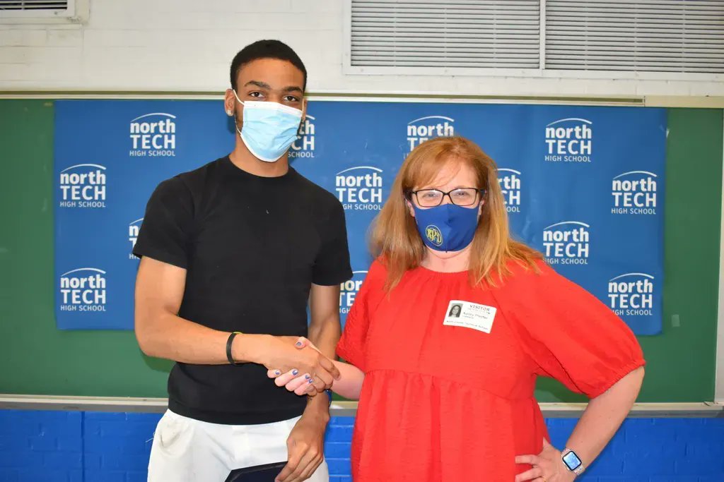 ThisIsNorthTech's tweet photo. Congratulations to our #NorthTech students who participated in signing day, recognizing their employment commitment to regional companies! Students signed Letters of Intent, signifying their dedication to helping close the skills gap &amp; begin careers. https://t.co/Z9MB9eMjmN https://t.co/IVQEUJ3uR9