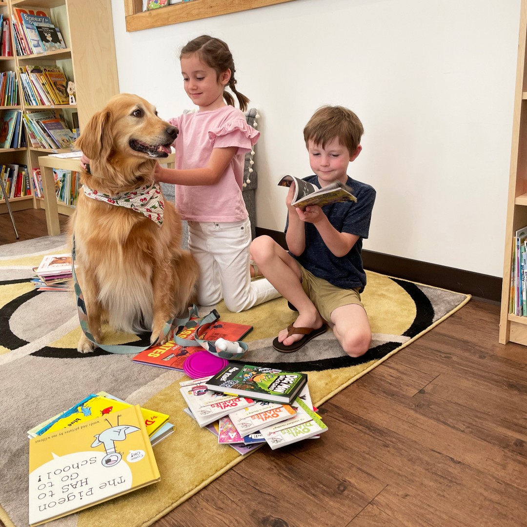 HandinPawAL's tweet photo. THANK YOU to Rachel Miller and her children for hosting a book drive for our Sit, Stay Read library!π Rachel's workplace, Diligent, had their Global Day of Service today so they stopped by and donated all the books they had gathered! β€οΈ #handinpaw #bookdrive #sitstayread https://t.co/kCCtOgnvEX