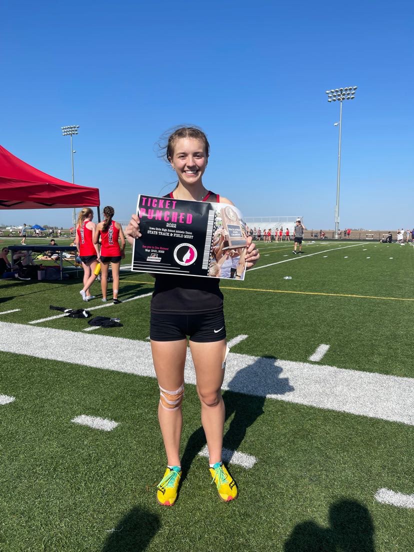Guess who’s on the State shirt! 

First, and hopefully not last, state qualifier of the night for the 3000 M Run!

We are proud of you Teah!! Good luck at the blue oval!💙
<a href="/teahmiller13/">Teah Miller</a> 

#ifacadetpride