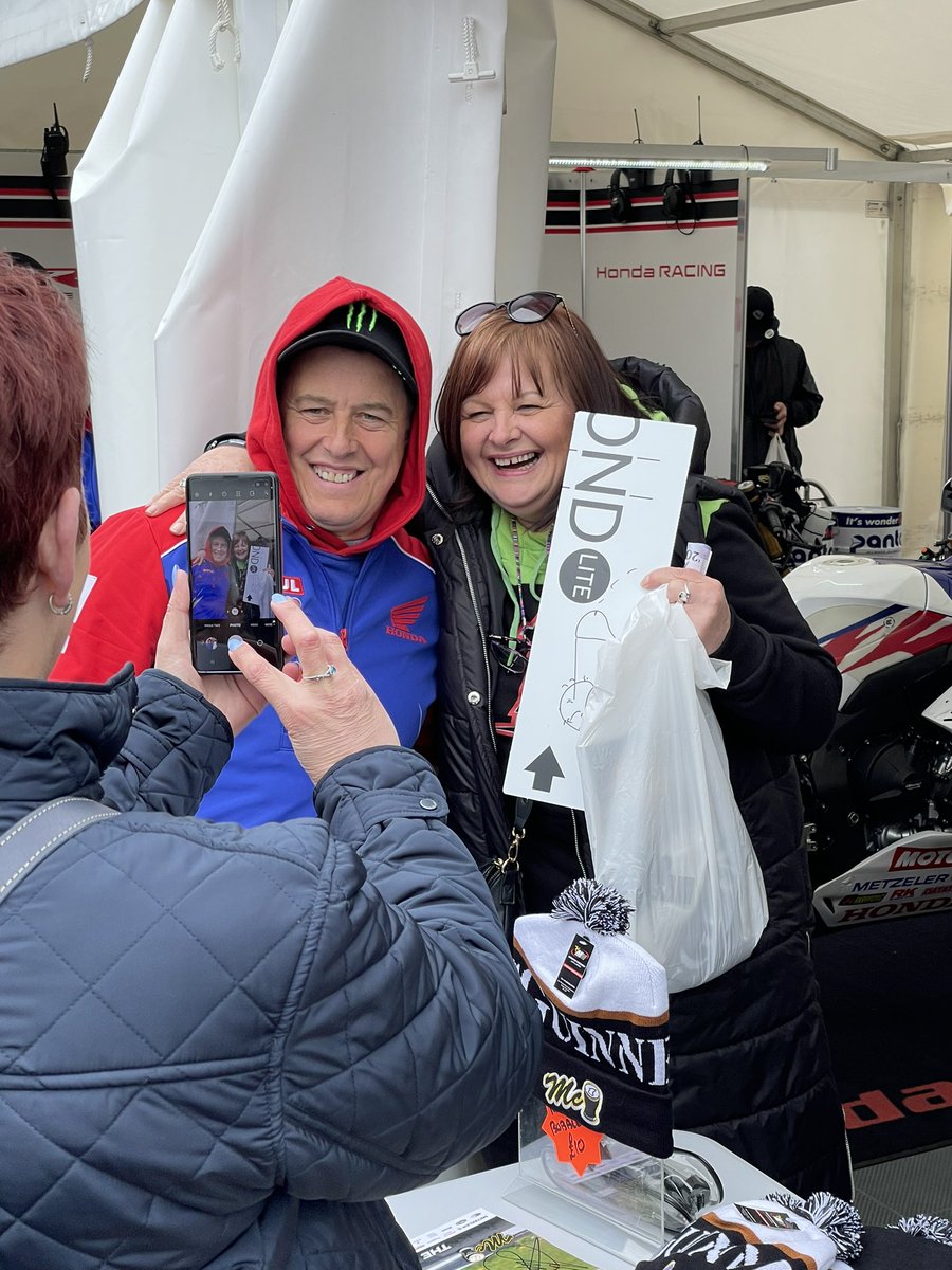 StevenCycles's tweet photo. Lol @jm130tt wanna explain? @northwest200 #nw200 😂 https://t.co/Bh1YawJzdK