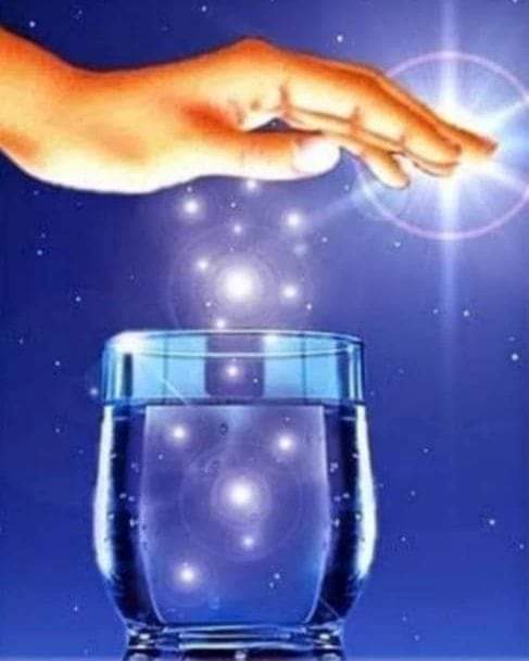BUENASENERGIAS's tweet photo. Hoy bendigo el agua que es vida para todos en mi Instagram está la programación del agua @winderrichadson https://t.co/HYzFi0Wl1w