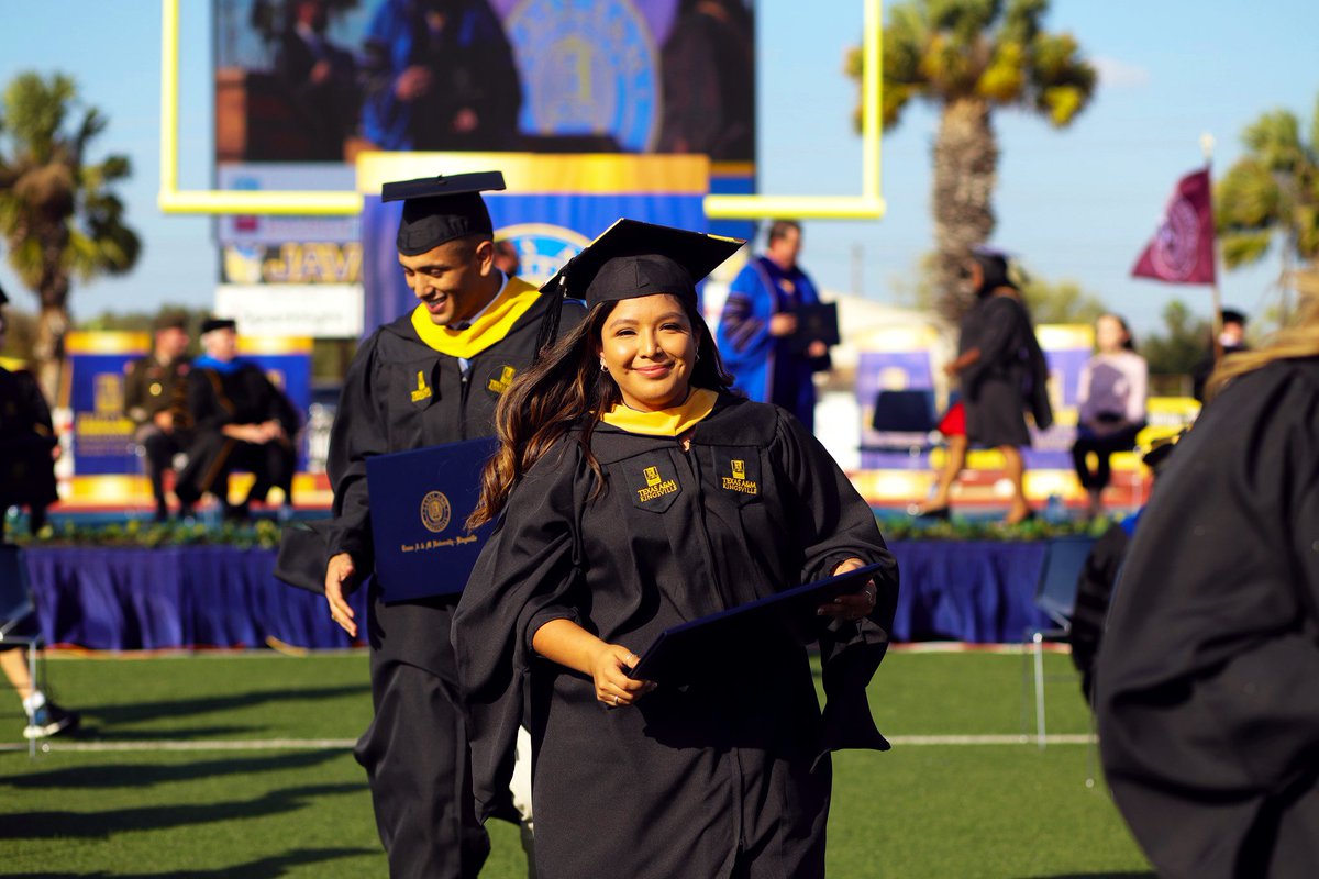 JavelinaNation's tweet photo. Few reminders to ALL Javelina graduates ππ:
π΅ - Arrive an hour early!
π‘ - Wear comfortable shoes.
π΅ - Plan ahead on where you will take photos with friends and family!
For more information, visit: https://t.co/J4ygL4H74D
#JavelinaNation #TAMUK #JsUp #javelinas #TAMUK22 https://t.co/nAIC7gLR0r
