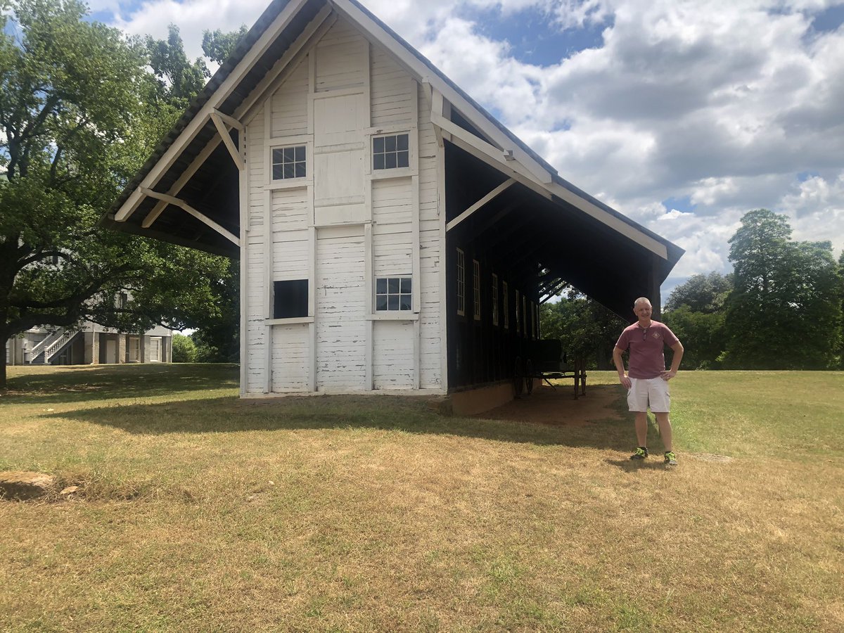 medwards61's tweet photo. Paula and I spent a lovely afternoon at Redcliffe Plantation. https://t.co/wobq1dHEXS