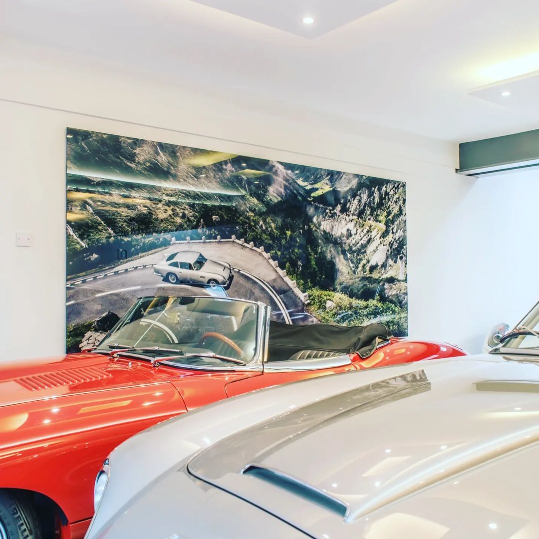 Limited100HQ's tweet image. In a recent client order, HeritageClassic.co.uk selected edition 100/100 of '#AstonMartinDB5 in the St. Gotthard Pass' by @Ambient_life, available exclusively at Limited100.co.uk