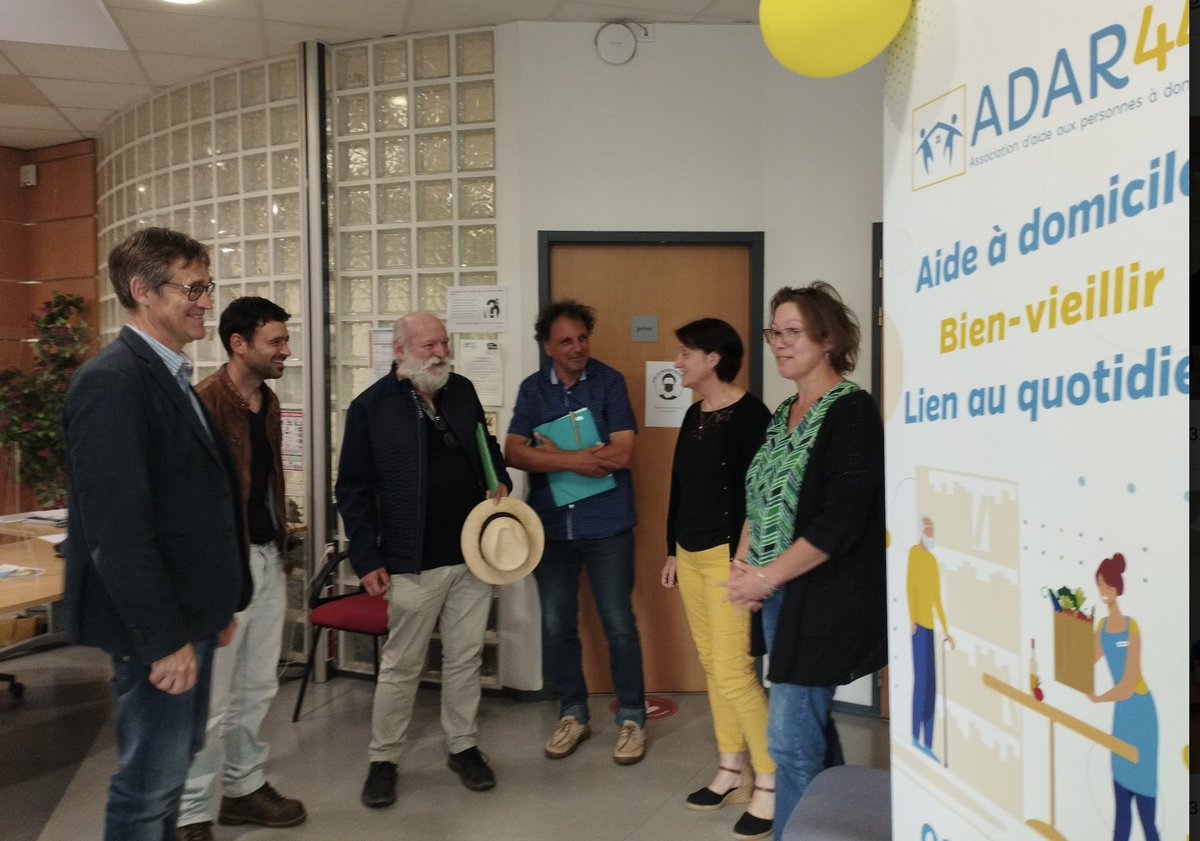 #legislative2022 #campagne de #terrain autour des métiers du #lien et du #soin dans le Sud Est de la #circo4406. Métiers en tension, peu valorisés, en manque de visibilité, de vraies priorités pour moi et la #Nupes. Une fois élu, j'irai porter toutes ces voix à l'#AN