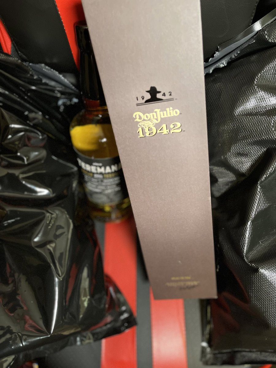 kingjay1911's tweet photo. Got a few lbs of royal tree and some Tequila for the weekend😛 https://t.co/WW2FVOkxOA