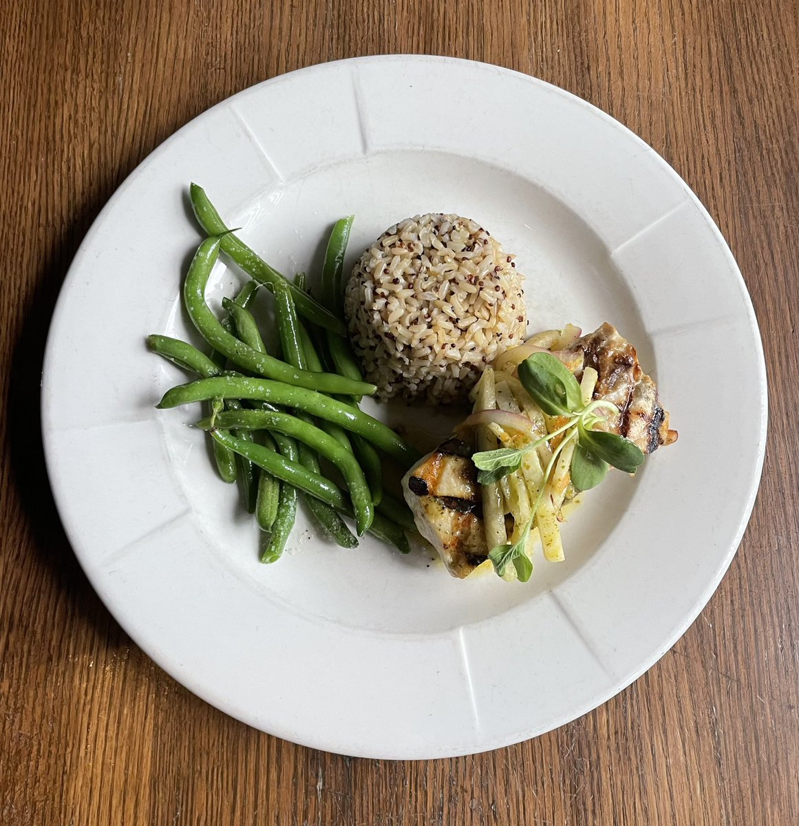 TheToastedFrog's tweet photo. Tonight we have 6 ounces of fresh, farm raised Sturgeon from the Great Lakes, grilled to a medium-medium well and finished with a cilantro lime jicama slaw. #farmraisedfish #sturgeon #dinofish #toastedfrog https://t.co/rvkeRtzuxQ
