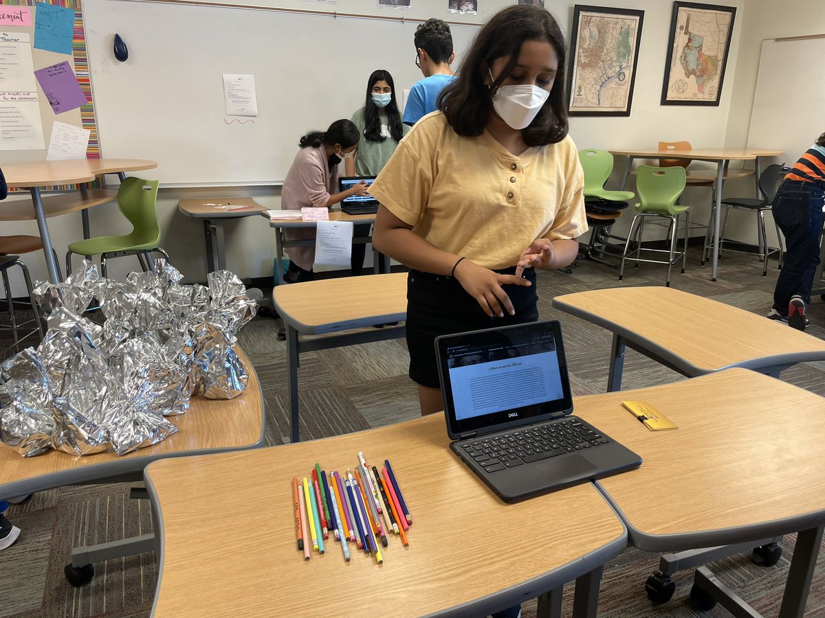 Hall_PRMS's tweet image. My TX History classes identified an issue within the community, designed an organization w/ innovative solutions for the problem, built a website for their program and made marketing materials to present it in an Expo format. #innovation #wearePRMS #Rattlerpride @MrsCollins1787