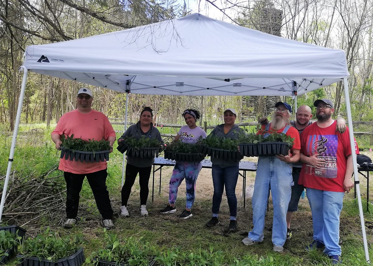 PaPFF's tweet photo. Thank you to our @merchology volunteers for restoring natural habitats in Michaux State Forest today! Also, thank you Market Square Presbyterian Church for making it possible! 💯For helping PA🌲

Please remember to give a like and retweet to spread awareness!
#getmovingpa https://t.co/qX3plZovPC