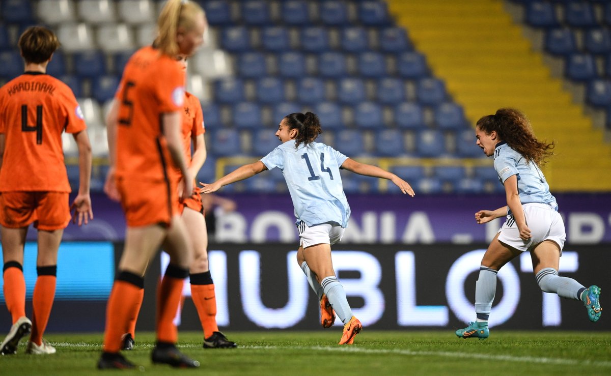 SEFutbolFem's tweet photo. 🤗 Dulces sueños 🫶🏻

#U17WEURO https://t.co/WiZMnLdx95