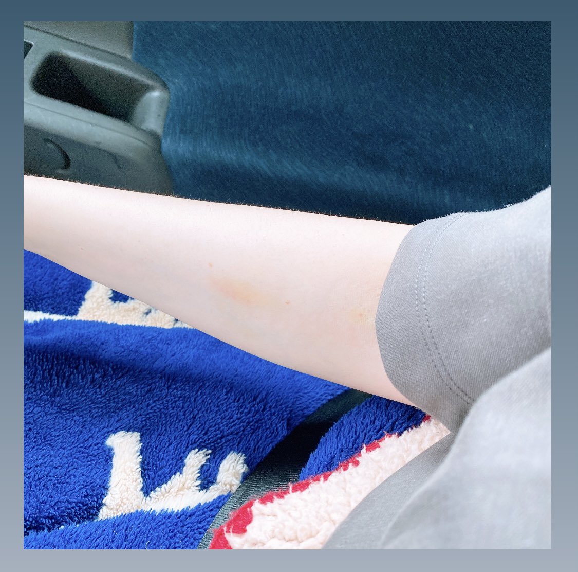 dyuri_sen's tweet photo. おはようございます(｡ρω-｡)
昨日も今日も明日もお仕事だよ。
うん。
雨はやだな… https://t.co/9wKYKDKOvB