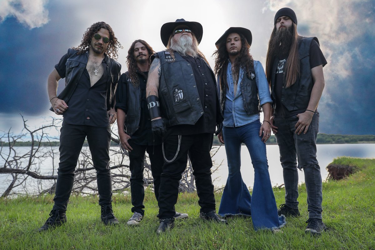 🚨 New show announcement 🚨
<a href="/THCOfficial/">Texas Hippie Coalition</a>  
📆 --> Saturday, September 10
🎫 --> bit.ly/TRBTHC