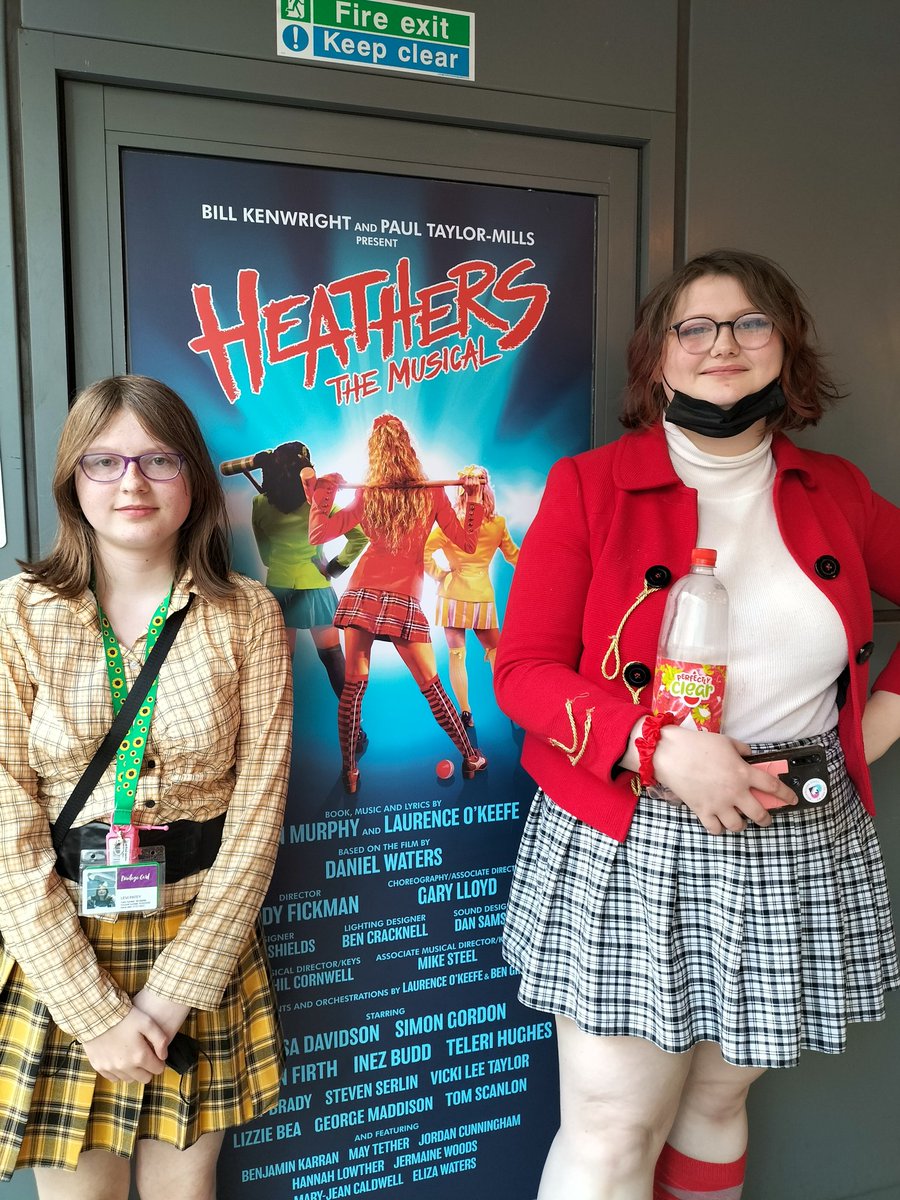 mumi05's tweet photo. @HeathersMusical @TheOtherPalace 
#HowVeryCosplay https://t.co/D7GNE3PGbb