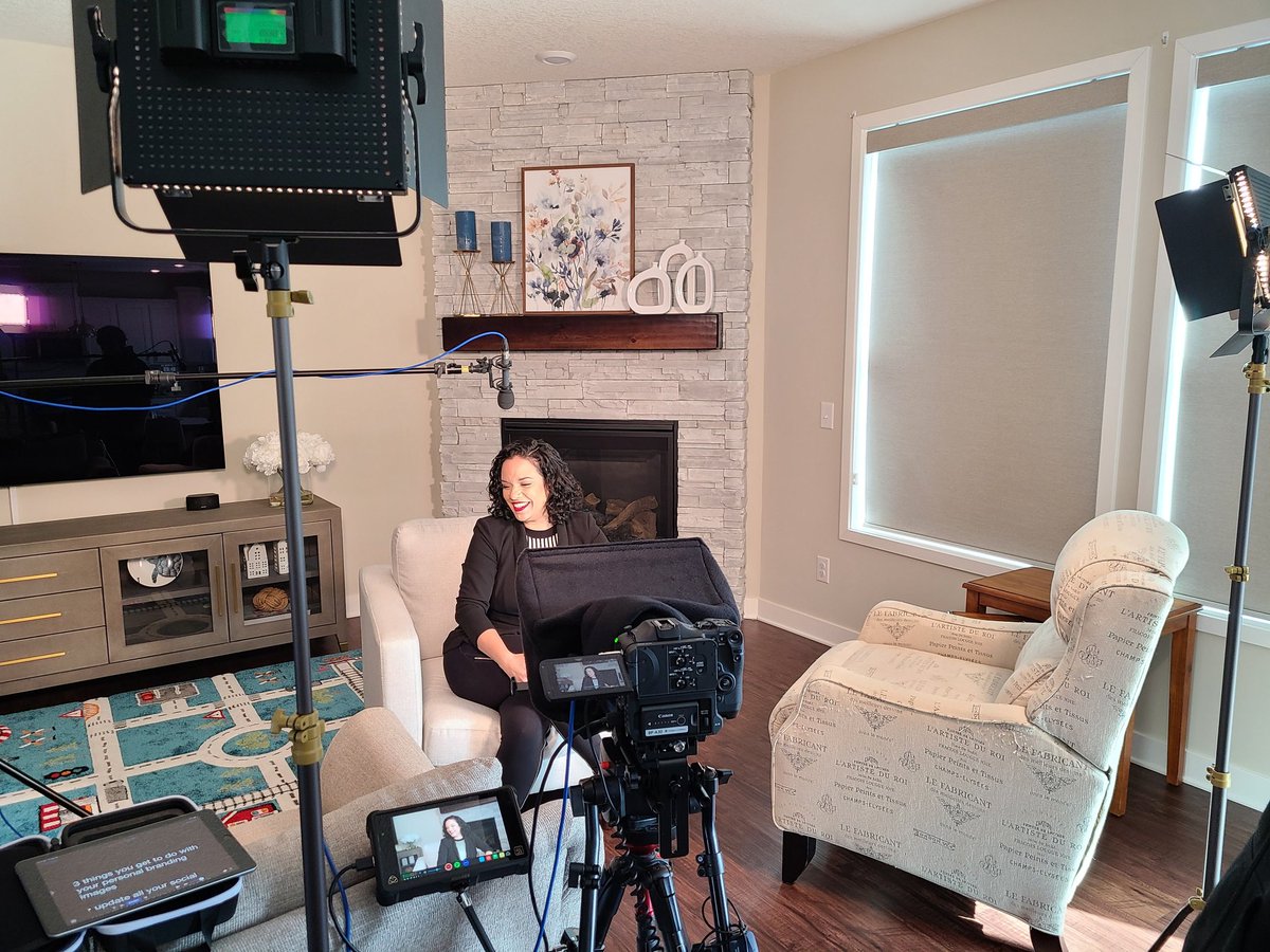 Excited to share that I'm working with the renowned personal branding photographer Laine Torres. These are some behind the scenes shots for a series of videos we are doing with her! #businessinfluencer #ContentCreator #personalbranding