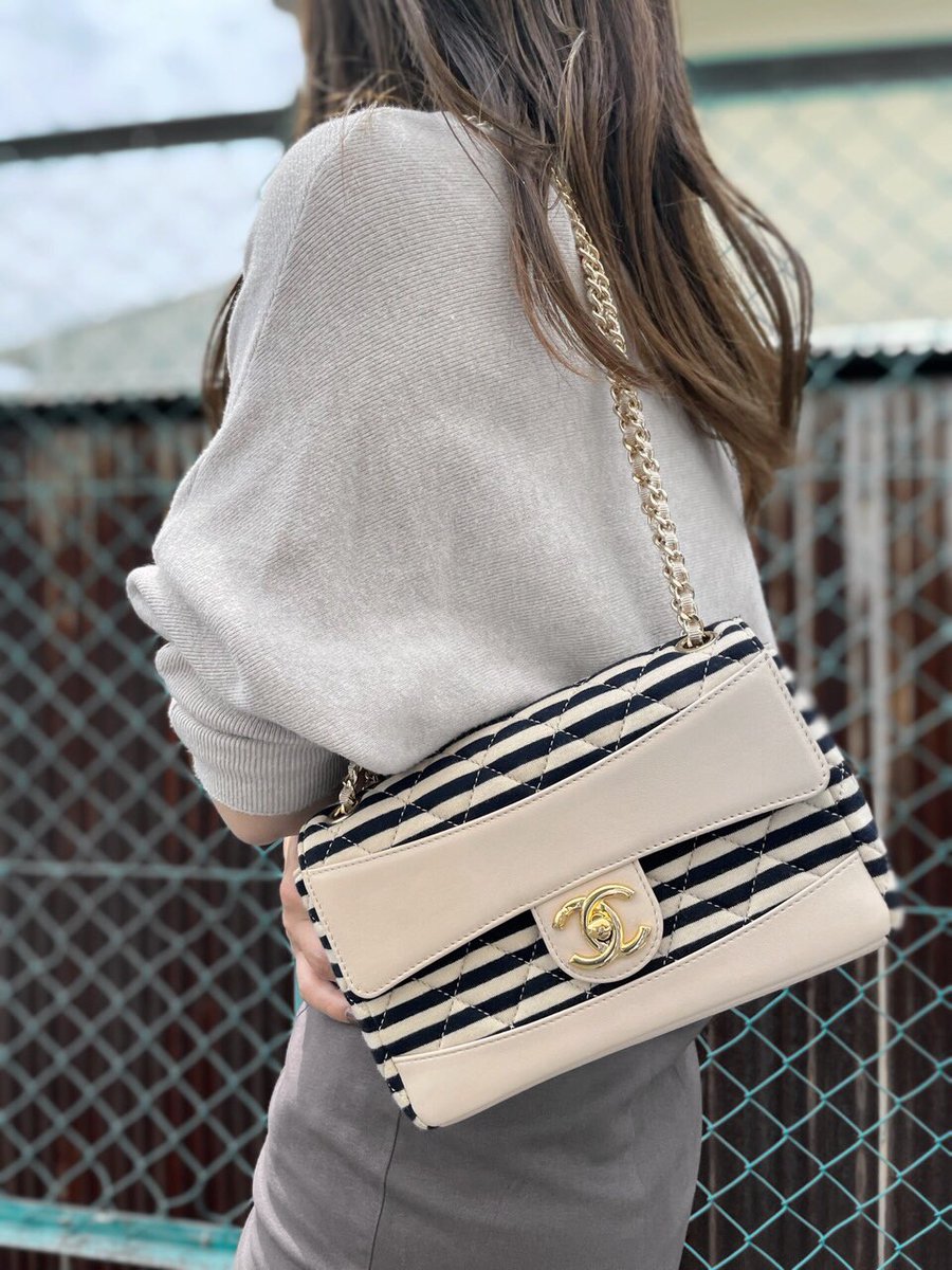 KingramJapan's tweet photo. Chanel bag just arrived. It's a great design and perfect for summer fashion 🥰🌟
Coupon code (SO2205)for a great deal!!! Limited time only🫣
https://t.co/2Z0q8oDZHM

#chanel #vintagechanel #chanellover #matelasse #vintagebag #specialoffer #discount #kingram https://t.co/afOCVoL9UO