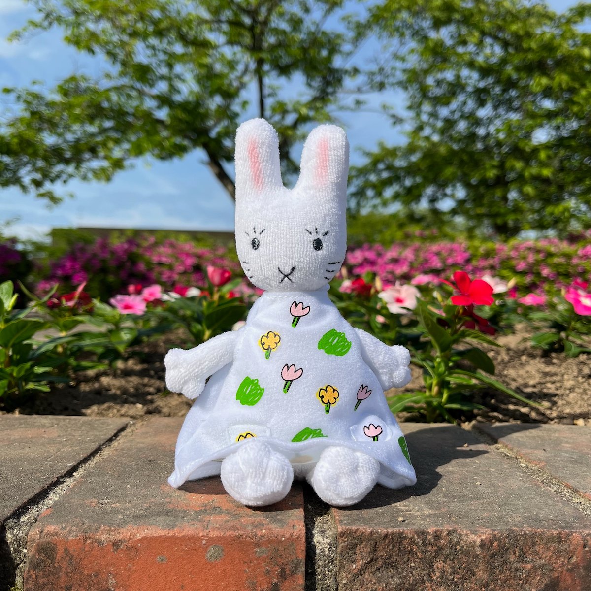 新潟市美術館ミュージアムショップ ルルル Pa Twitter わたしのワンピース 絵本原画の世界22 では絵本 わたしのワンピース のグッズもお取り扱いしています マグカップは2種類 絵柄とサイズが違いますよ 展覧会と共にグッズもぜひお楽しみくださいね