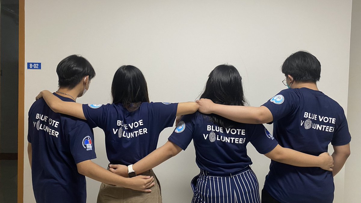AdDUBlueVote's tweet photo. Heads up, volunteers! 📣

In appreciation of your noble efforts during the elections, we proudly present to you the OFFICIAL ADDU BLUE VOTE SHIRT!

You can claim them in the 8th floor of the CCFC Building, AdDU, until 12 NN today. 💙 https://t.co/97u3SKUbiM