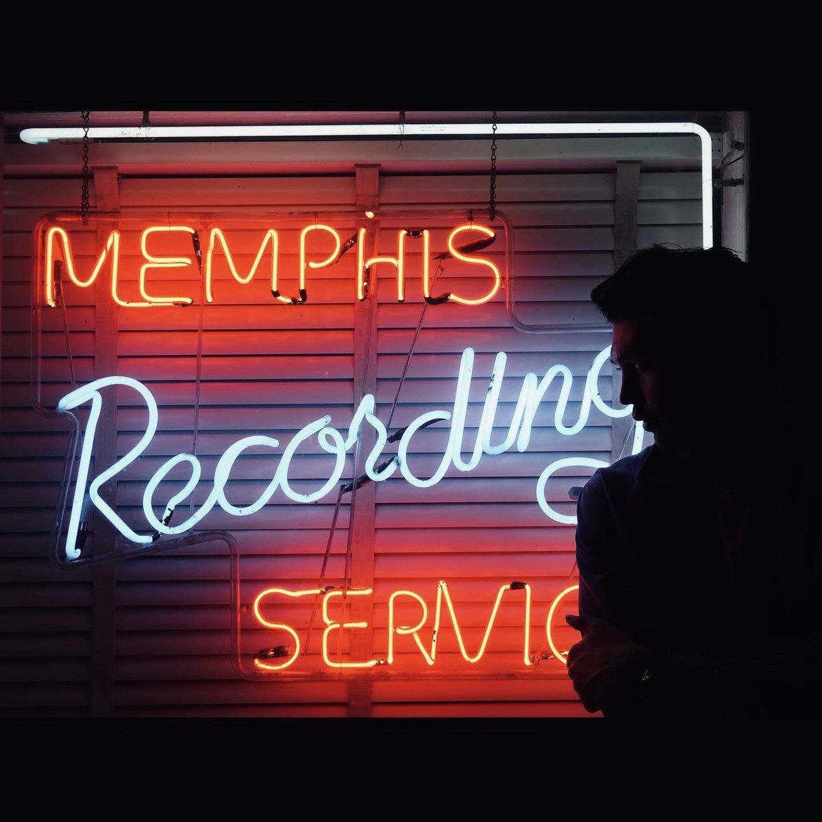Here is Sam and Marion from Sun Studios played by Sydney based actors Kate Mulvany and Josh McConville. Speaking of Sun Studios, here’s a snap I took of Austin on our first road tour of Memphis, Tennessee back in 2019📸 #ElvisThursday #Elvis #TCB #ElvisMovie @elvismovie