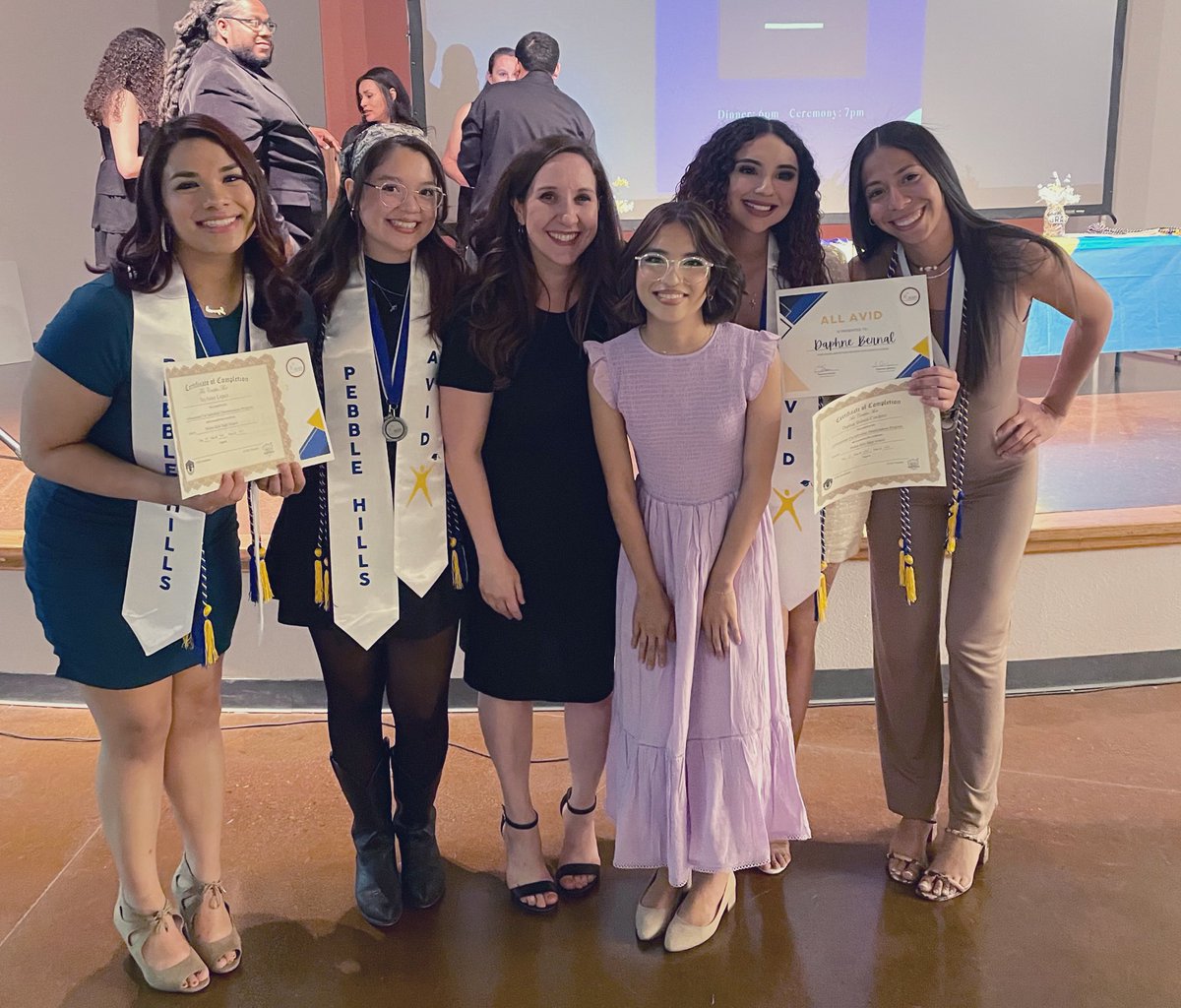 Klopez_PHHS's tweet photo. My amazing, beautiful AVID peer tutors! I’m going to miss these girls so much ❤️They are off to rule this world #PHHSAVID https://t.co/rlTseMsdK4