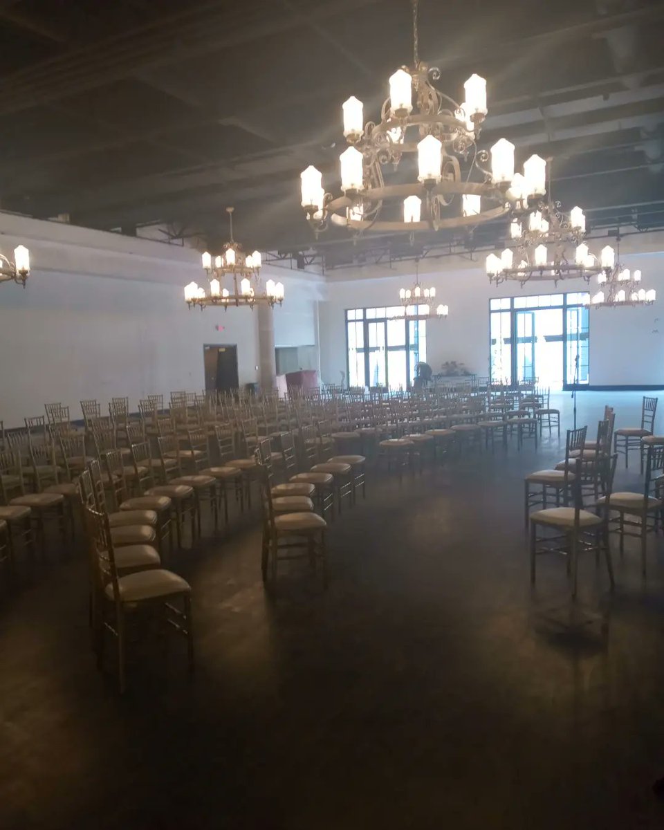 AlienArtshiphop's tweet photo. 👽 Knight Foundation & Heart To Heart Leadership Better Akron Fellows Tour of House Three Thirty (Sneak Peek) 🏀🏆🎶☕🌮
#lebronjamesfamilyfoundation
#housethreethirty #lebronjames #ipromiseschool #communityoutreach https://t.co/LjD6tGPp9u