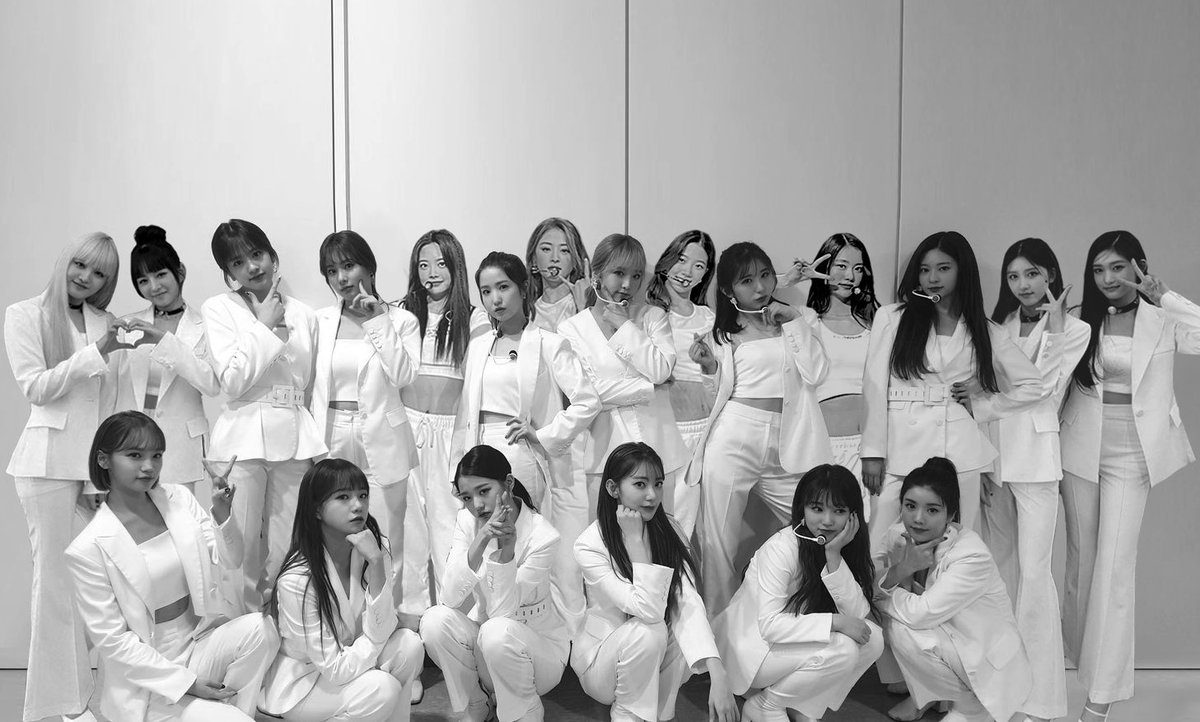 starfess's tweet photo. -hey bring this "Family photo"
IZ*ONE OT20 😎 https://t.co/20k7K4ihnd