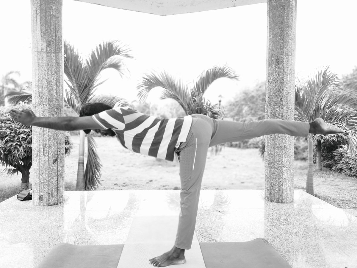 SubbuSubraman15's tweet photo. #yoga #veerabhadrasana #yogainspiration #YogaUtsav #yogaday #AyushmanBharat #mofayush #yogalife #yogapractice https://t.co/OYvKB7GyKe