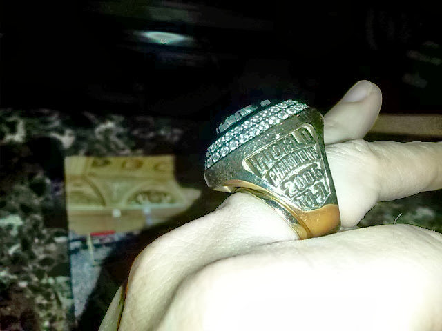luvkane88's tweet photo. Found this from my ⁦@whitesox⁩ Convention years ago. #2005WSChamps Ready for another one https://t.co/eX3HMsZmFW