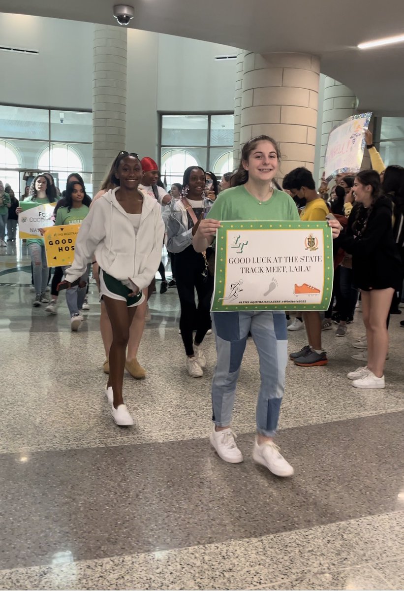 LTHSrunning's tweet photo. STATE SEND OFF for Laila Hackett!! Let’s get it! 💚🤍💛 https://t.co/IpfFkIOEkJ