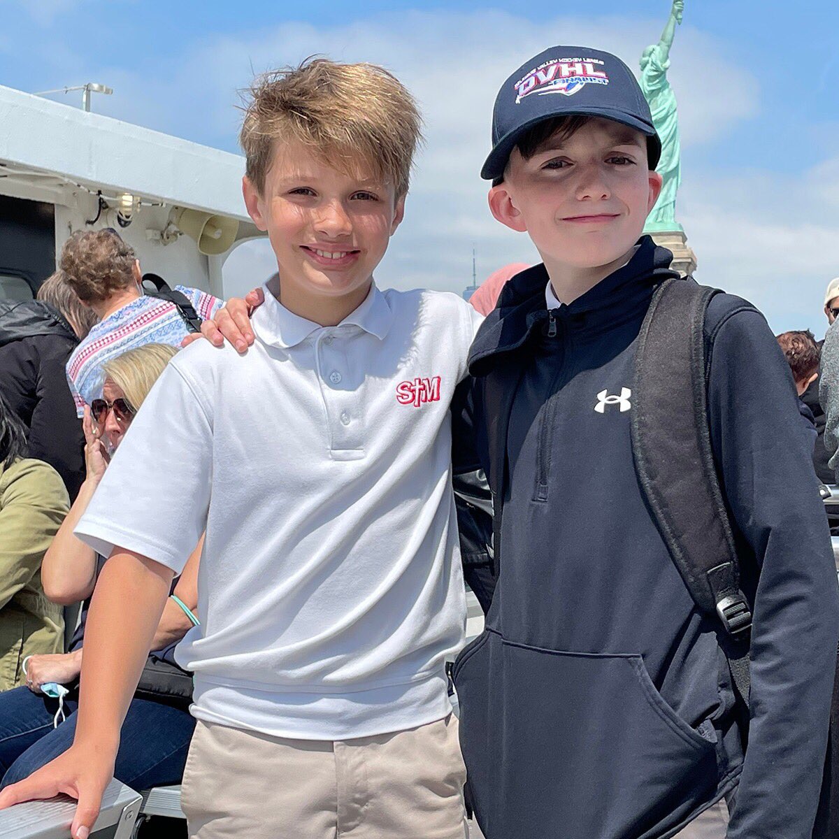 stmschoolatown's tweet image. #STMspirit Our 5th Graders had a beautiful day to explore and learn about Ellis Island; and see the Statue of Liberty! #STMlearning #STMfun #theSTMdifference ❤️🖤🇺🇸🗽