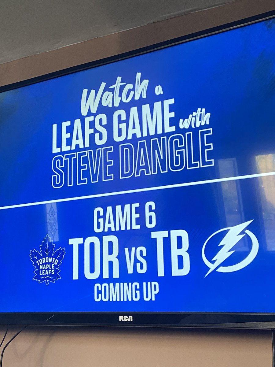 smith_ty11's tweet photo. Go Leafs Go!!! @Steve_Dangle https://t.co/HKUfLRI6Dz