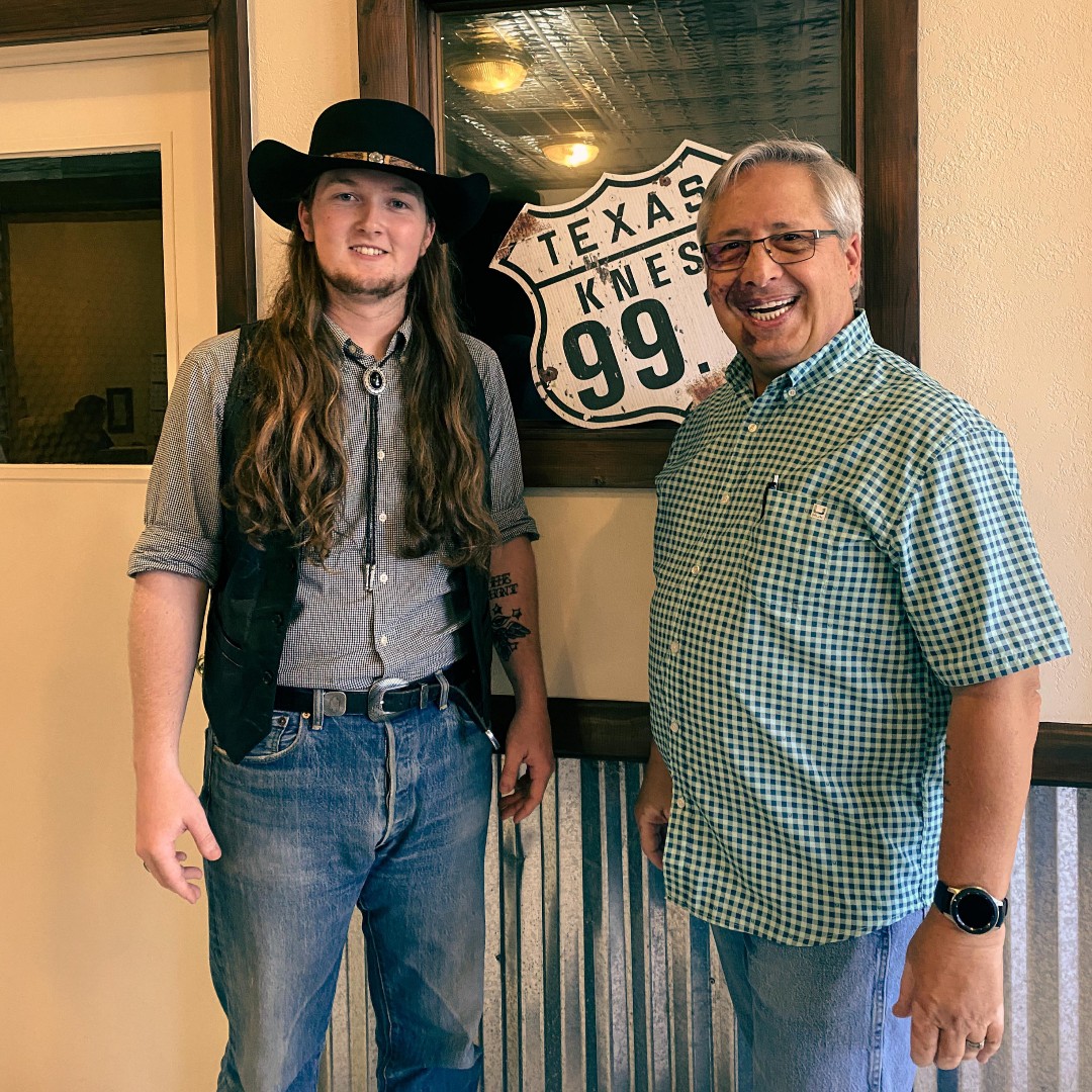 CDXNashville's tweet photo. On May 10th @PeterSinclairTX a Texas based Singer/Songwriter sat down with Buzz Russell of KNES in Fairfield to talk about his new song "The Freestone Man" coming out on May 18th! https://t.co/c1tNVg20RJ