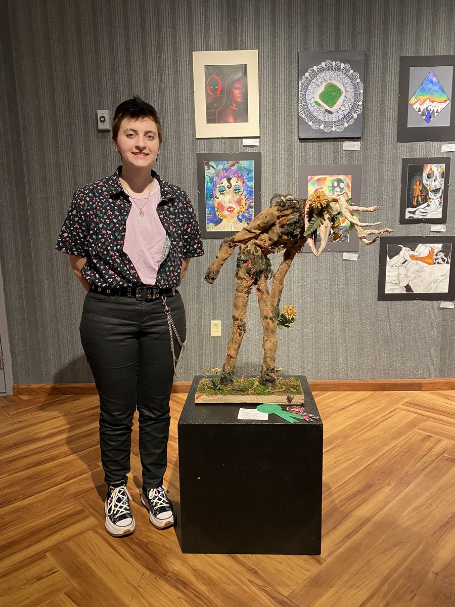MrDummArt's tweet photo. Junior Jay Grata received an award for a 3D mixed media sculpture at tonight’s Greater Johnstown Young Artists Exhibit opening reception. Jay also received a “Volunteer’s Choice” award. #WeAreCC https://t.co/lDGFVl5tj6